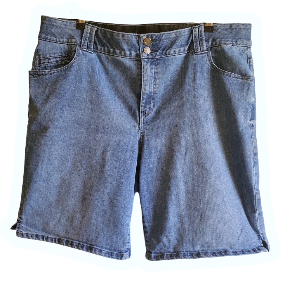 Lane Bryant Bermuda Shorts Mid Rise Medium Wash Size 20 Stretch